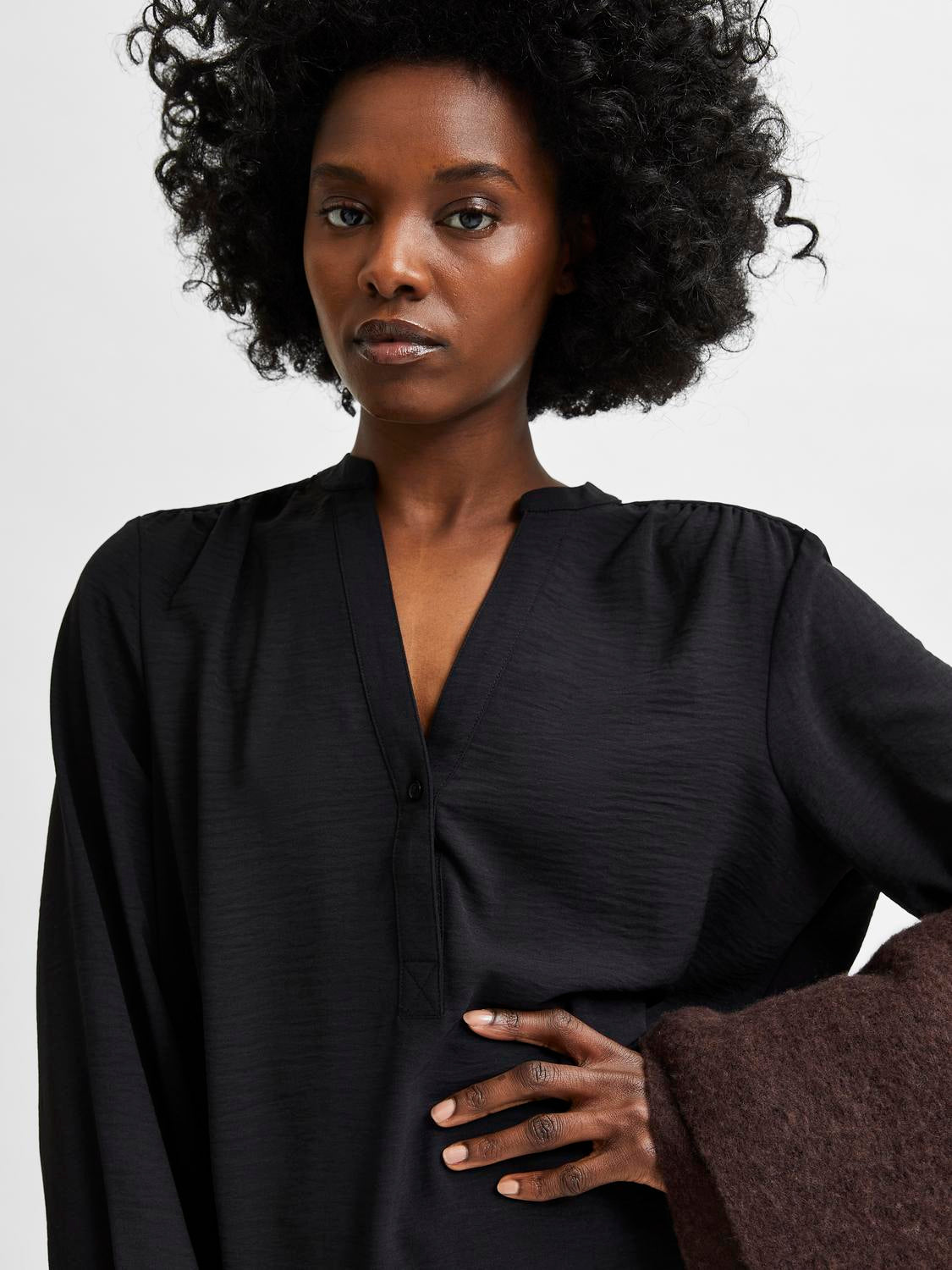 model_shot-creative